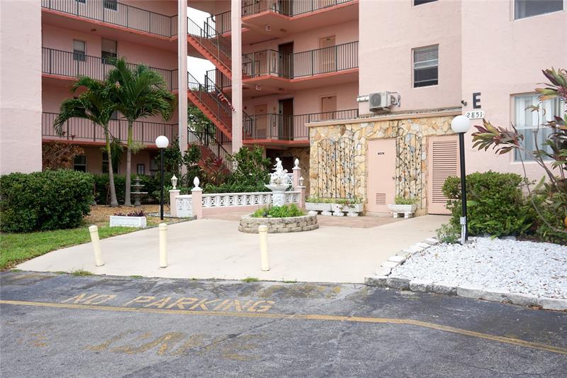 Image 51 of 66 For 2851 Somerset Dr  103