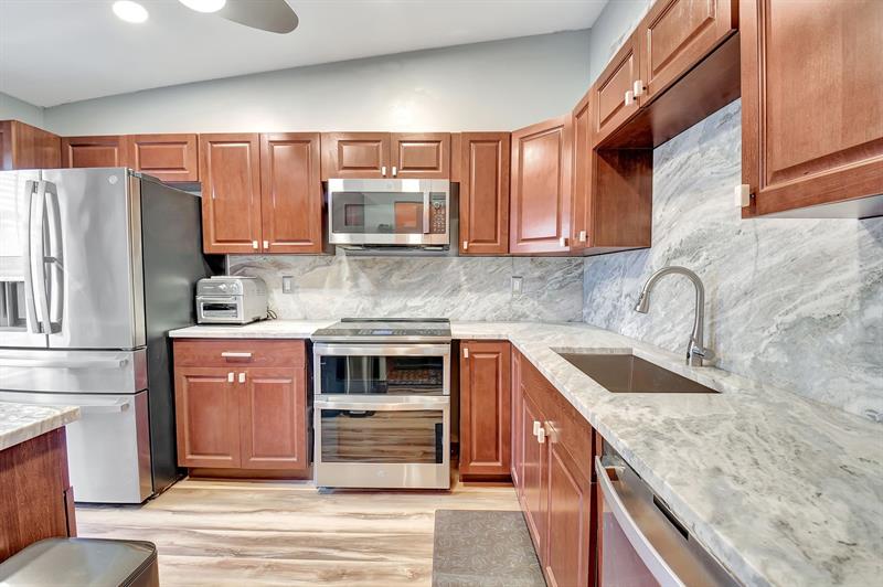 Image 11 of 71 For 15775 Philodendron Cir  15775
