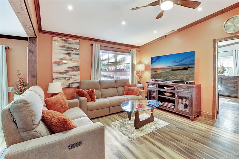 Image 21 of 71 For 15775 Philodendron Cir  15775