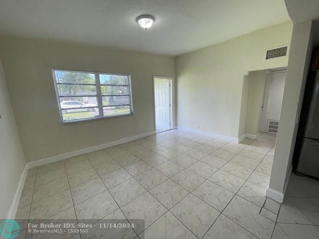 Image 8 of 24 For 104 Miami Gardens Rd