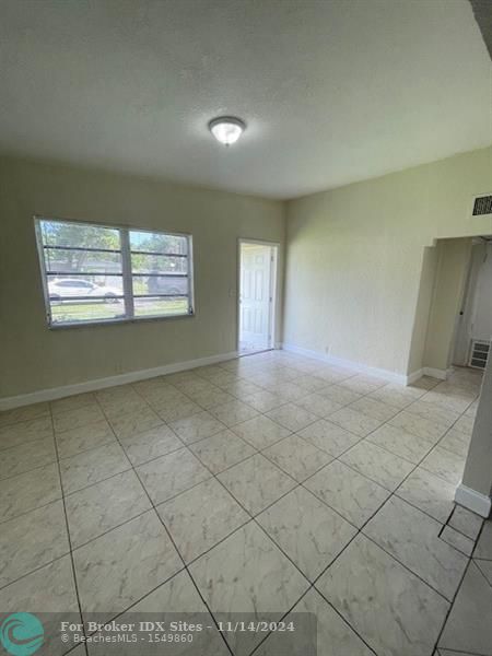 Image 9 of 24 For 104 Miami Gardens Rd