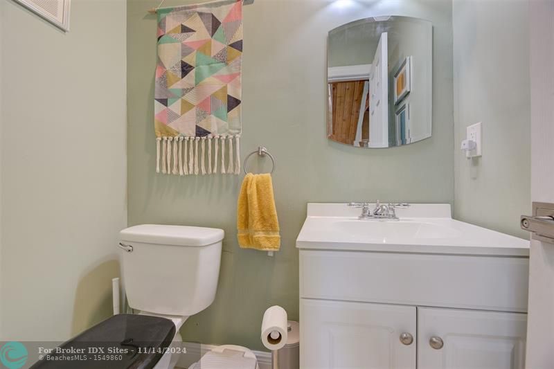 Image 13 of 42 For 710 Coco Plum Cir  6