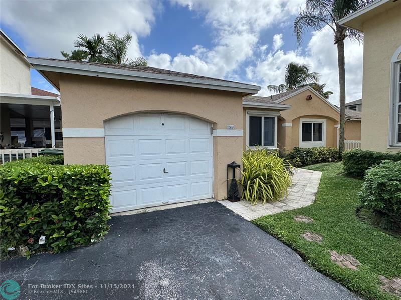 Details for 11860 13th St, Pembroke Pines, FL 33026