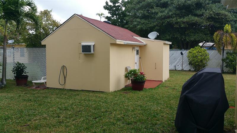 Image 6 of 13 For 219 4th St