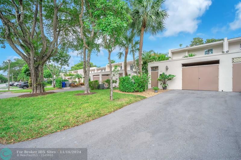 Image 4 of 43 For 3073 Palm Aire Dr  3073