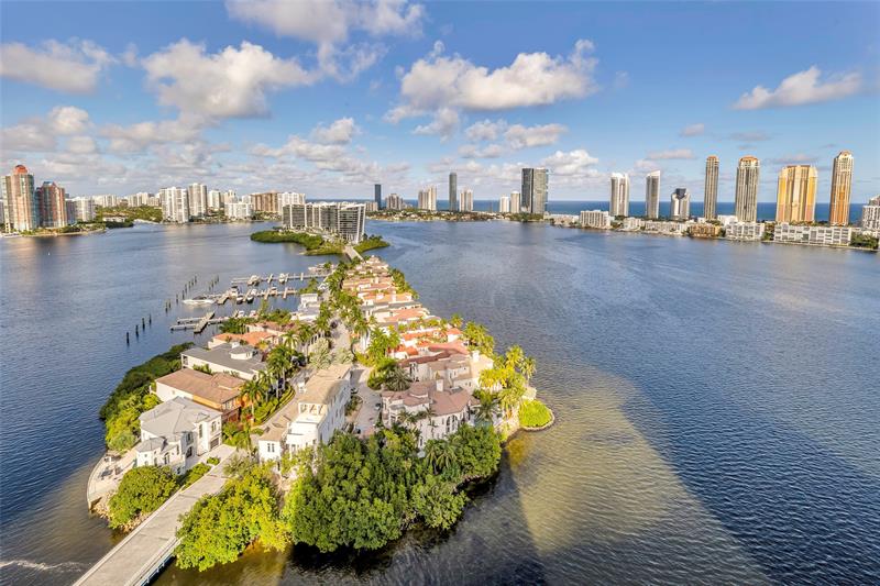 Image 55 of 65 For 4000 Island Blvd  2606
