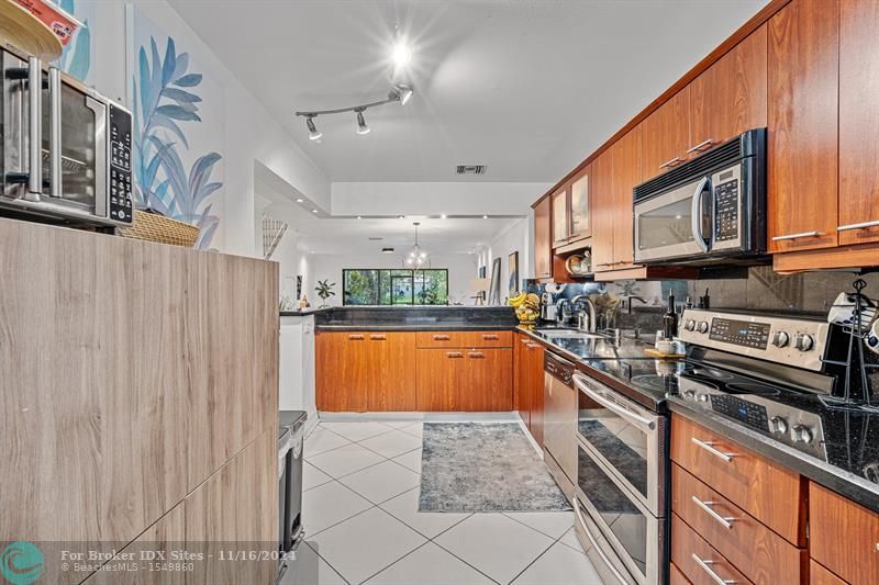 Image 13 of 55 For 3831 Estepona Ave  11-d-2