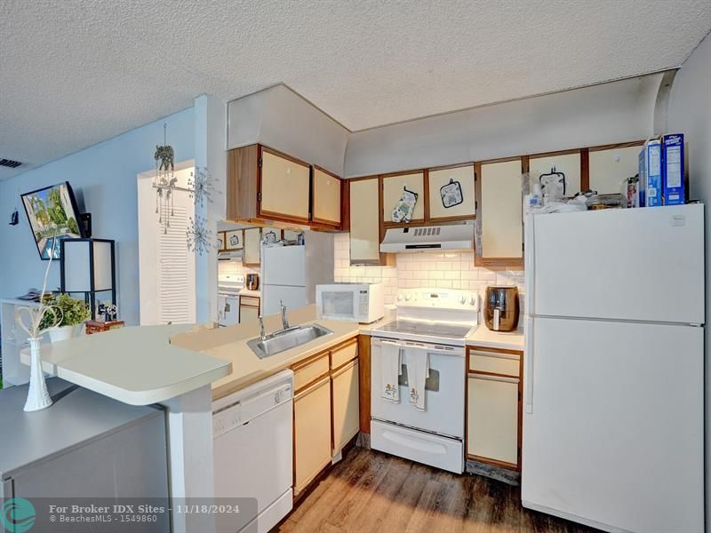 Image 13 of 16 For 2828 Coral Springs Dr  2828