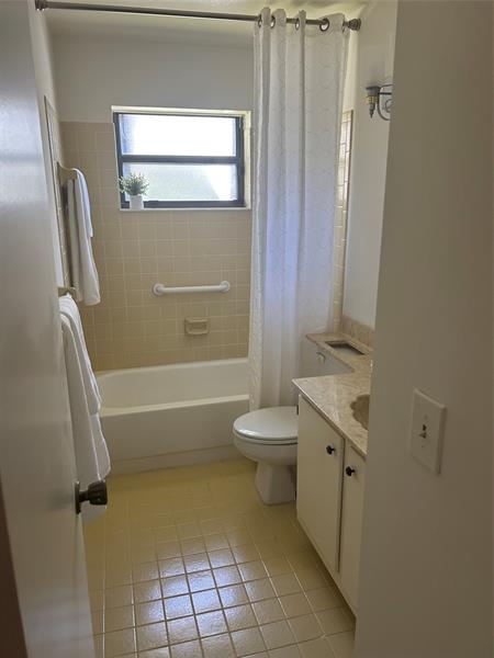 Image 16 of 53 For 2212 Seagrape Cir
