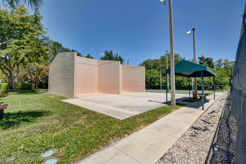 Image 38 of 53 For 2212 Seagrape Cir