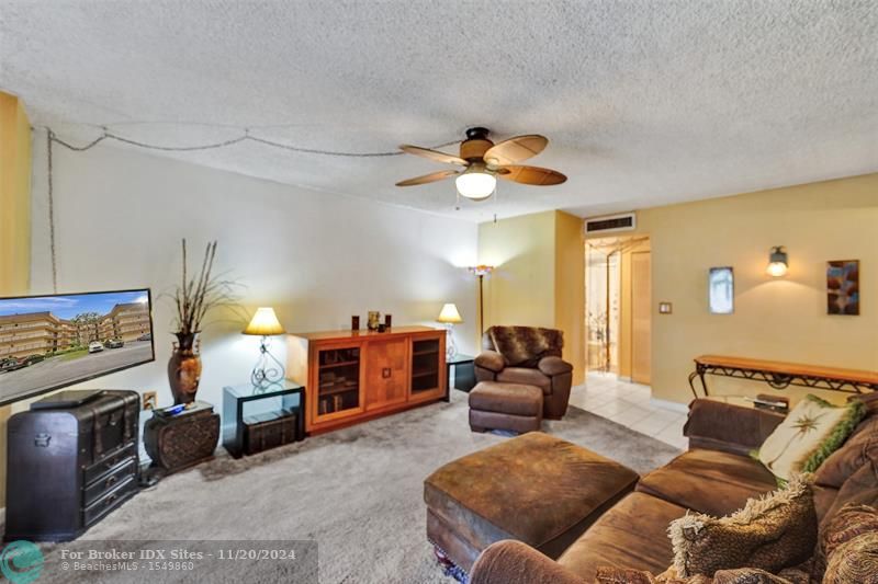 Image 11 of 44 For 6855 Broward Blvd  306