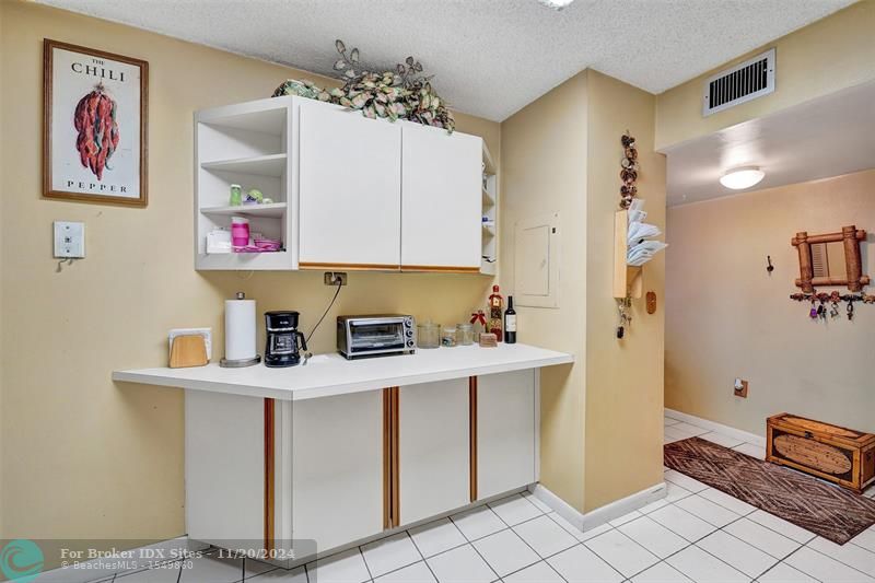 Image 9 of 44 For 6855 Broward Blvd  306