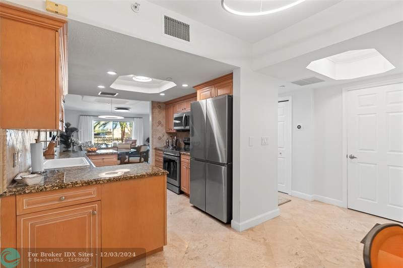 Image 11 of 52 For 1111 Las Olas Blvd  413