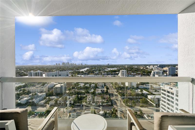 Image 32 of 37 For 551 Fort Lauderdale Beach Blvd  R2303