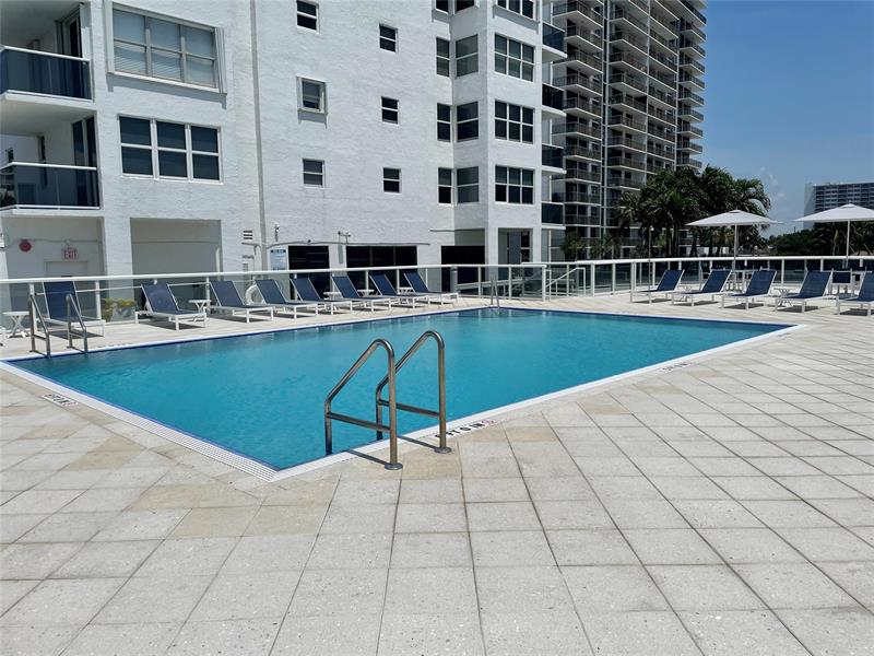 Image 45 of 55 For 3015 Ocean Blvd  18j