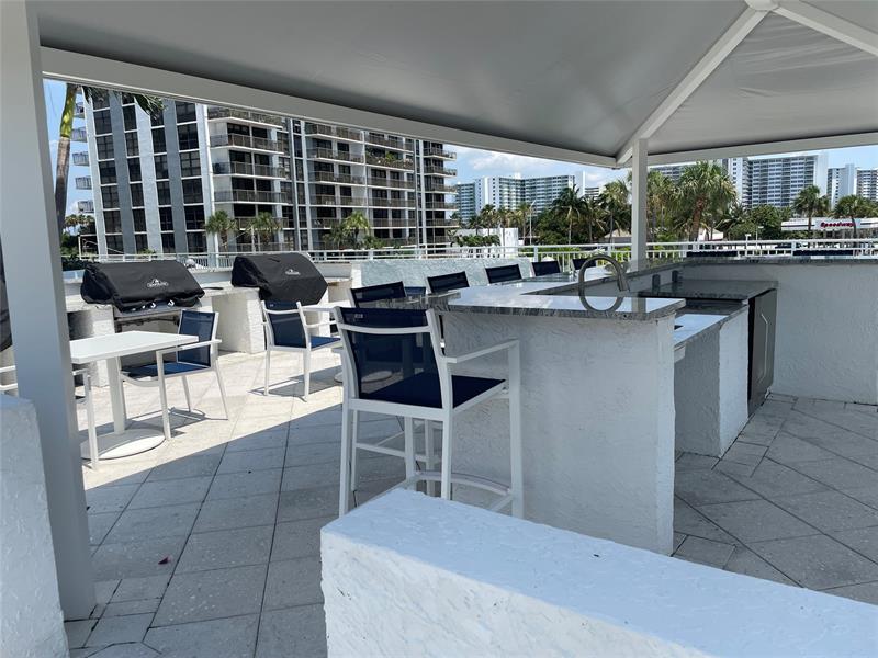 Image 47 of 55 For 3015 Ocean Blvd  18j