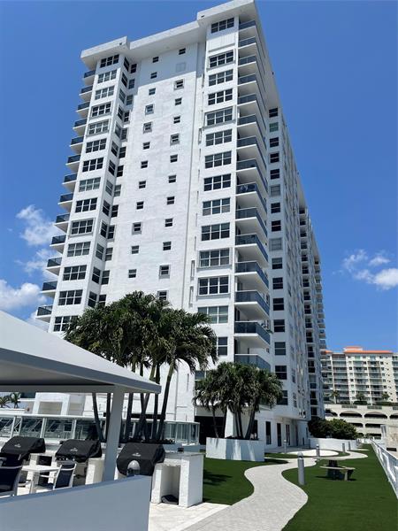 Image 54 of 55 For 3015 Ocean Blvd  18j