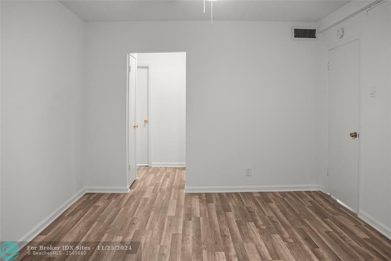 Image 9 of 19 For 899 2nd Ave  118