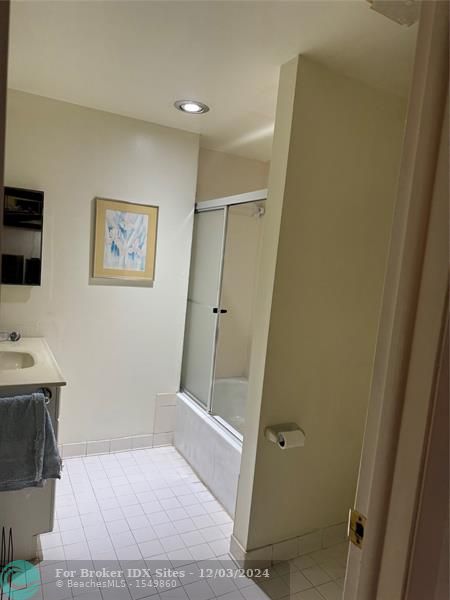 Image 20 of 41 For 2500 Coral Springs Dr  203