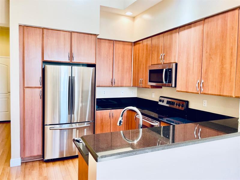 Image 10 of 36 For 801 Olive Ave  409