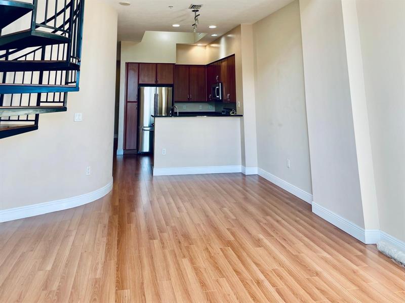 Image 6 of 36 For 801 Olive Ave  409