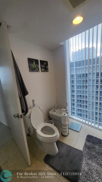 Image 8 of 9 For 475 Brickell Av  4913