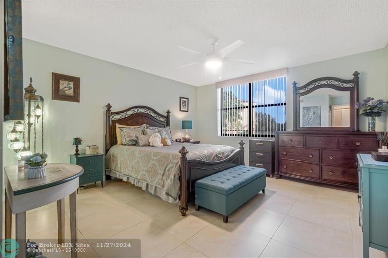 Image 18 of 36 For 2907 Carambola Cir S  203