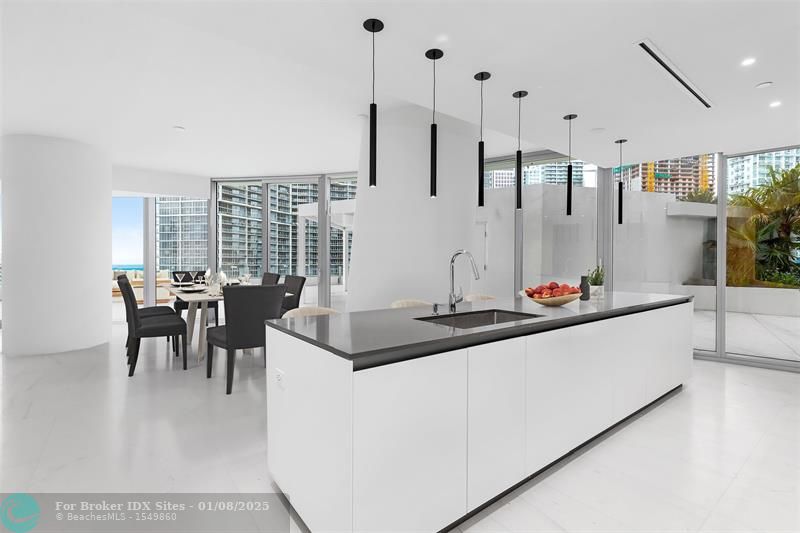 Image 23 of 51 For 300 Biscayne Blvd Way  1507w