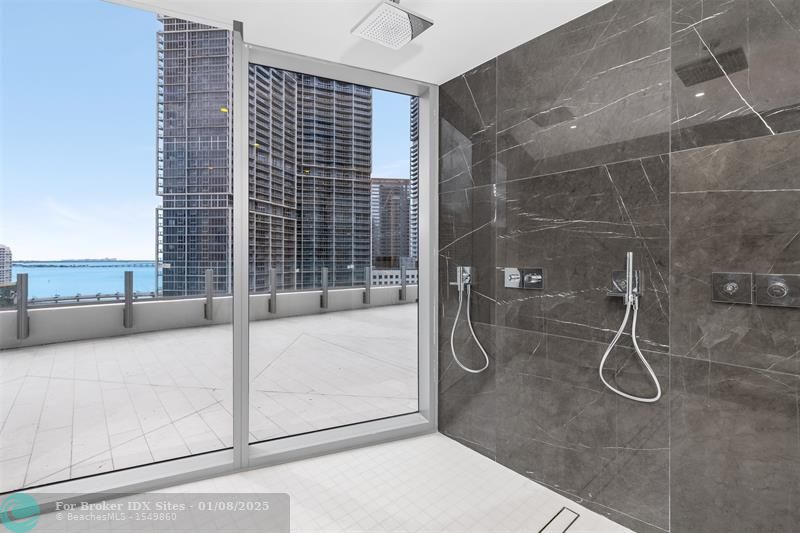 Image 32 of 51 For 300 Biscayne Blvd Way  1507w