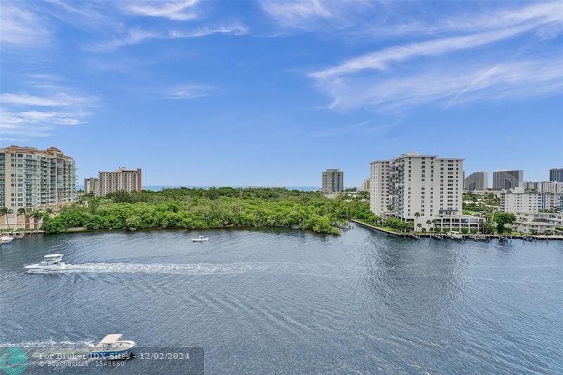 Image 44 of 52 For 920 Intracoastal Dr  903