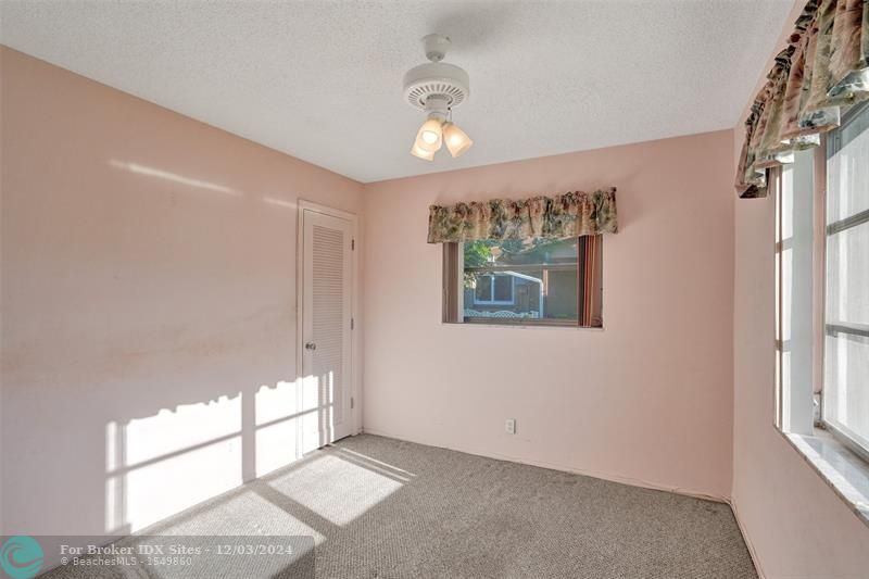 Image 17 of 76 For 6713 58th Ct