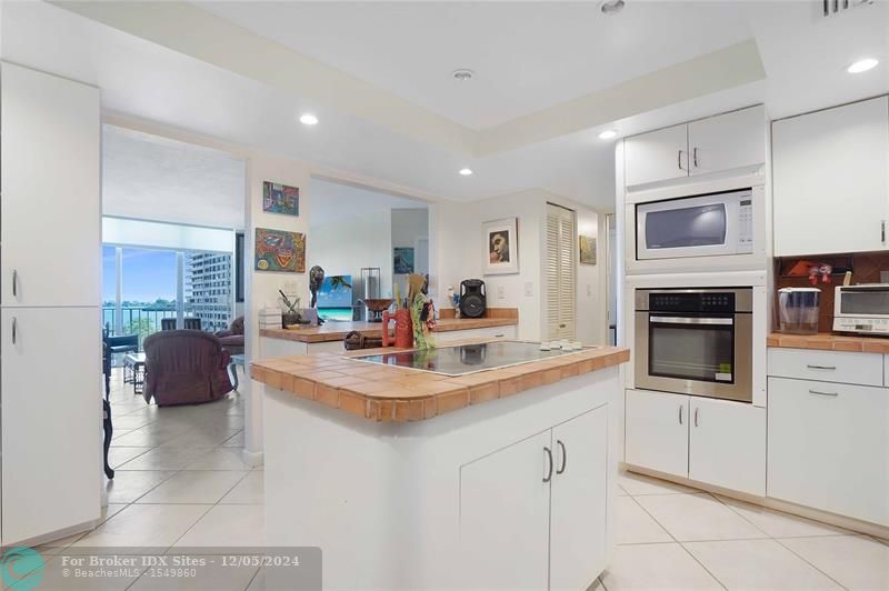 Image 11 of 36 For 11111 Biscayne Blvd  6a (622)