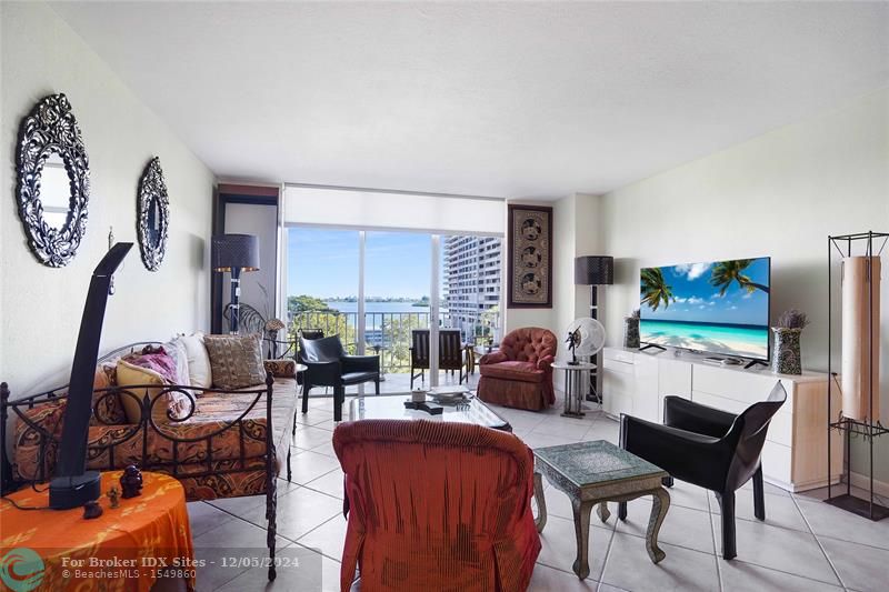 Image 12 of 36 For 11111 Biscayne Blvd  6a (622)