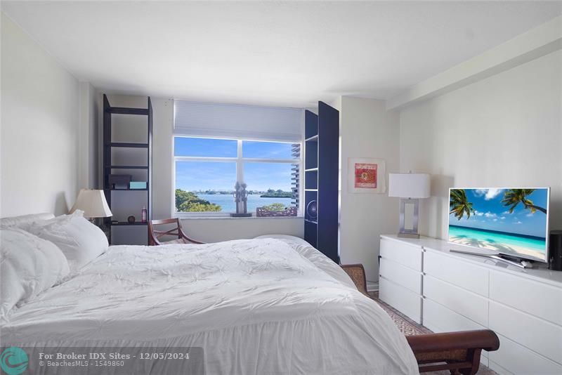 Image 16 of 36 For 11111 Biscayne Blvd  6a (622)