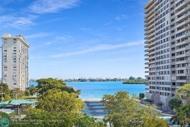 Image 2 of 36 For 11111 Biscayne Blvd  6a (622)