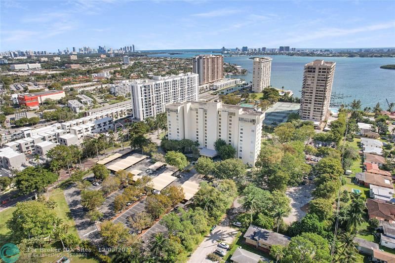 Image 31 of 36 For 11111 Biscayne Blvd  6a (622)