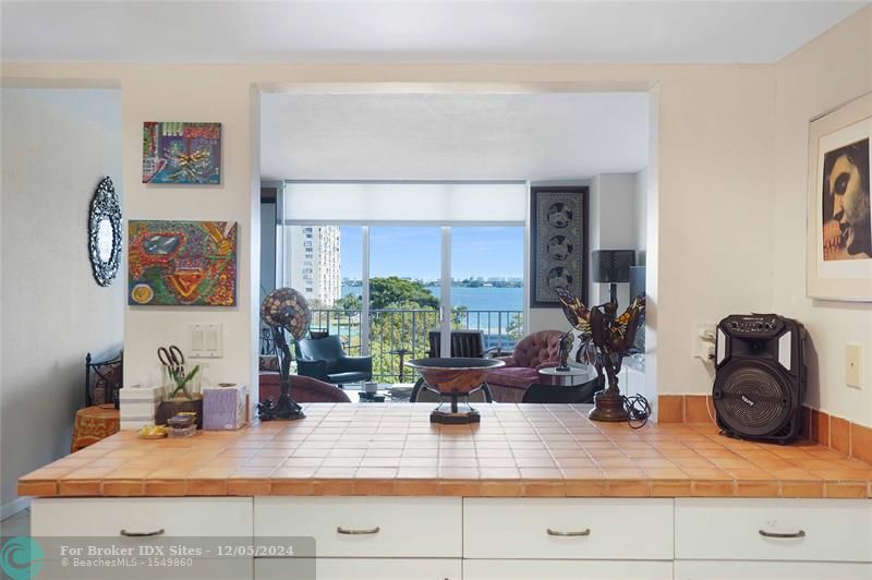 Image 6 of 36 For 11111 Biscayne Blvd  6a (622)