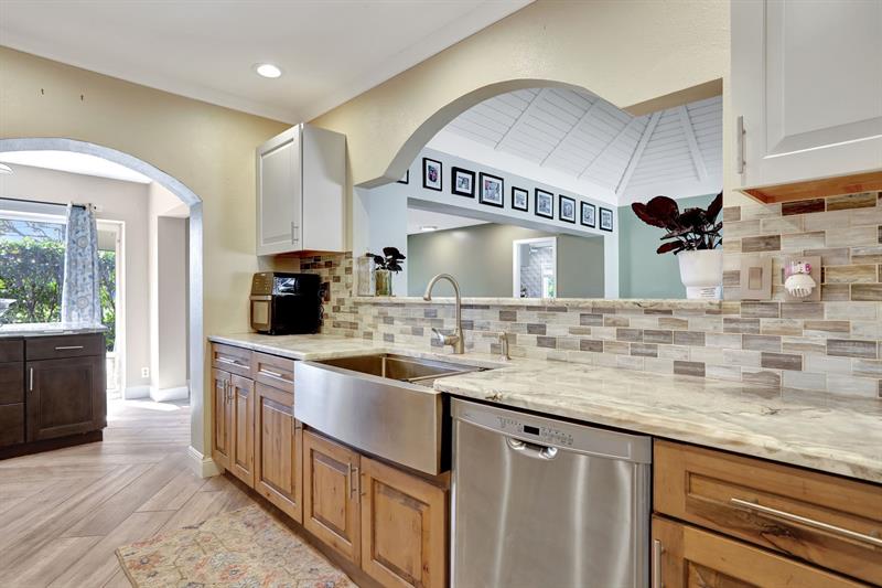 Image 19 of 62 For 5714 Bamboo Cir