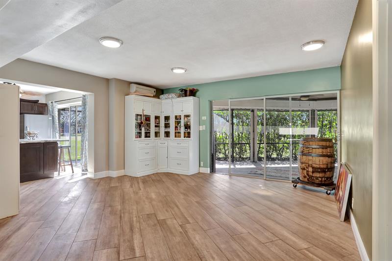 Image 25 of 62 For 5714 Bamboo Cir