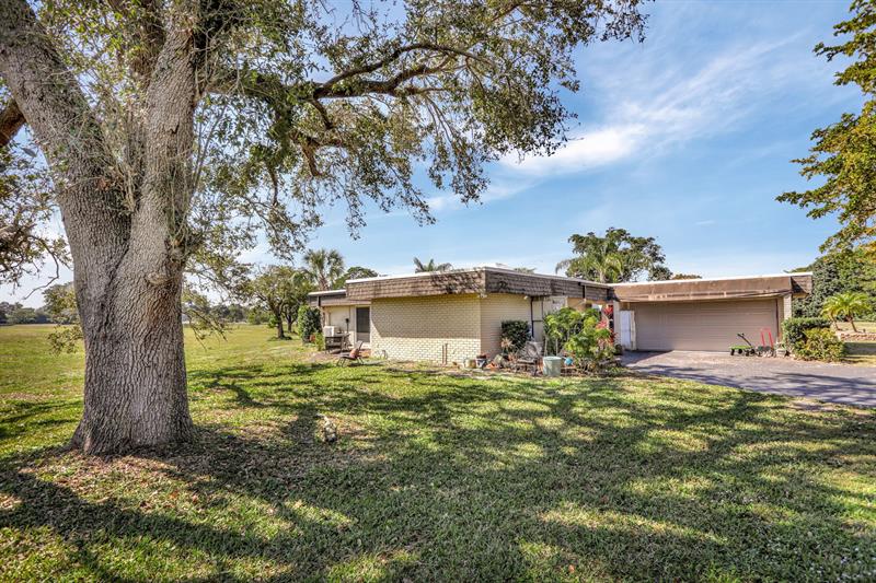 Image 3 of 62 For 5714 Bamboo Cir