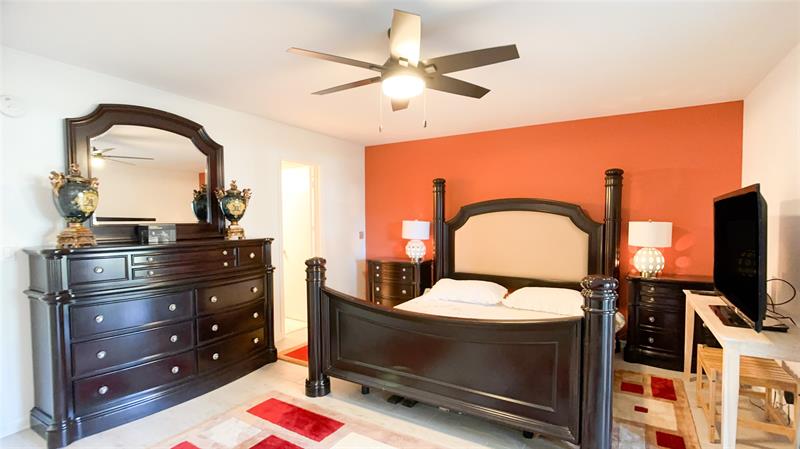 Image 17 of 48 For 1069 Newport Q  1069
