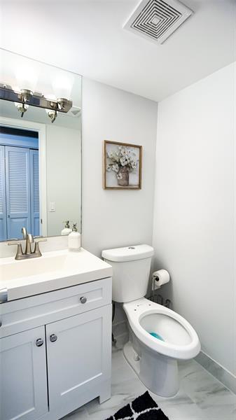 Image 23 of 48 For 1069 Newport Q  1069