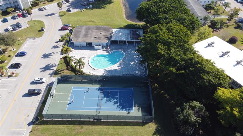 Image 34 of 48 For 1069 Newport Q  1069