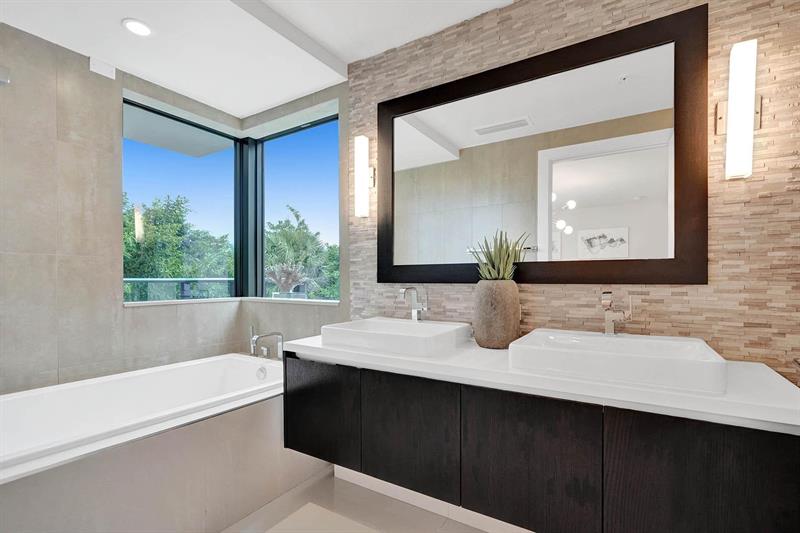 Image 36 of 68 For 3040 Ocean Blvd  N106