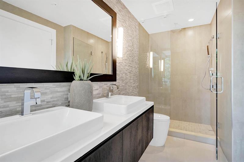 Image 38 of 68 For 3040 Ocean Blvd  N106