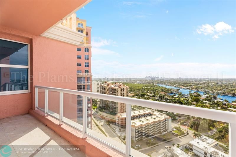 Image 17 of 75 For 2110 Ocean Blvd  24e