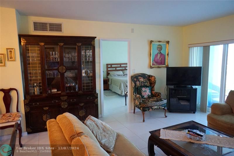 Image 9 of 44 For 1427 Hillsboro Blvd  628