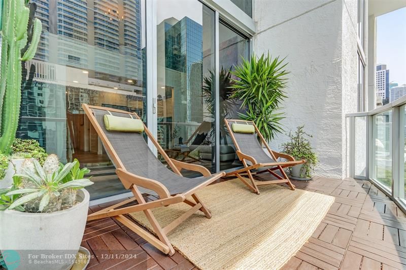 Image 4 of 20 For 1060 Brickell Ave  807