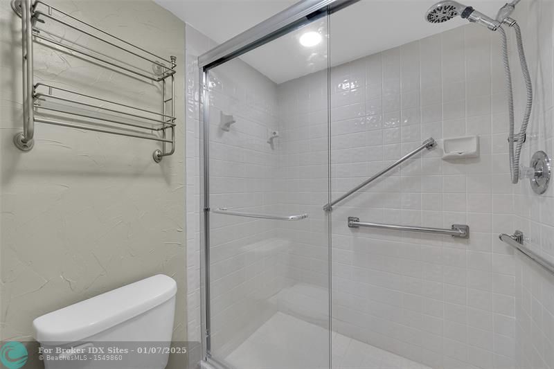 Image 17 of 34 For 10368 Clairmont Cir  303