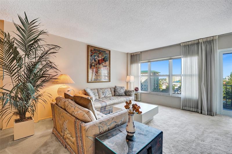 Image 19 of 94 For 405 Ocean Blvd  623
